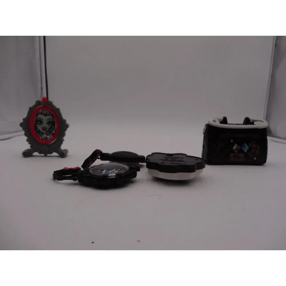 Monster High  MCDonalds Happy Meal Handbag/Purse Pendant Keychain Locket Fortune